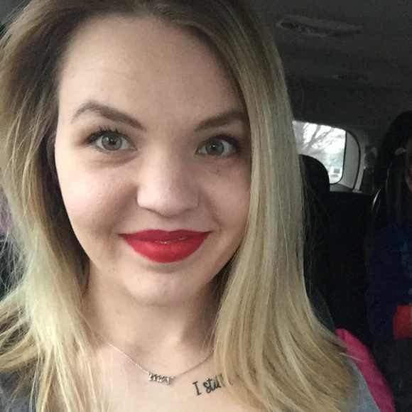 Meet your Posher, Cherish - Picture 2 of 2